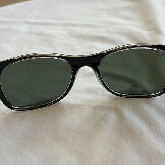 Ray-Ban Sunglasses - \